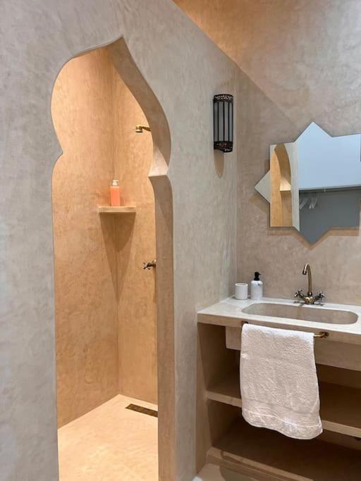 Casa Sira-Charming Home In The Heart Of The Kasbah Tanger Extérieur photo